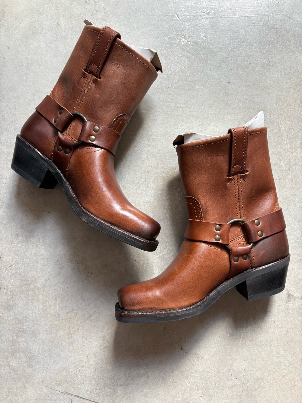 NWT๐บ๐ธ FRYE 8R Harness Boots Cognac - Picture 13 of 16